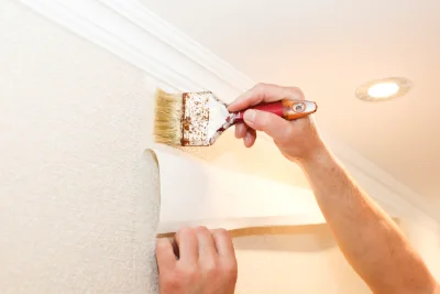 Pose de papier peint à Arsans — revêtements muraux et toiles de verre